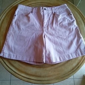 Gloria Vanderbilt Amanda Short Length Size 8 Color lavender kiss